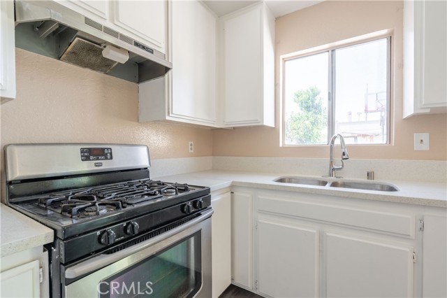 627 East Lincoln Street, Carson CA: https://media.crmls.org/medias/65bbc656-fc2a-4561-9967-97cb5c894d8d.jpg