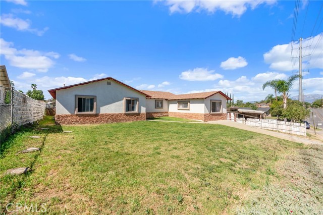 Detail Gallery Image 2 of 47 For 5382 Crest, Riverside,  CA 92503 - 4 Beds | 1/1 Baths