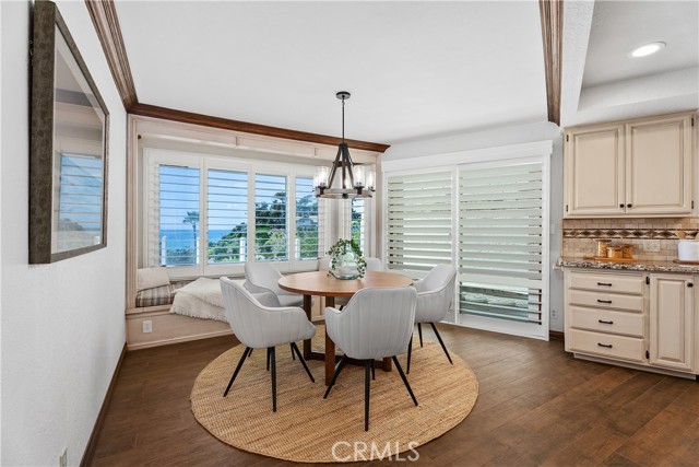 504 Avenida De La Riviera, San Clemente CA: https://media.crmls.org/medias/65bc8ab1-fbff-4f04-bde3-3c937c789515.jpg