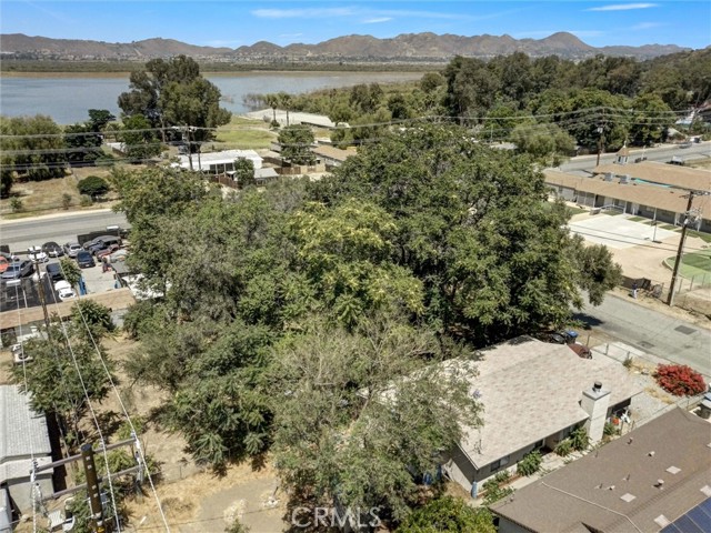 5 Grand, Lake Elsinore CA: https://media.crmls.org/medias/65bd3619-1d26-4ef9-bf71-03eeaeecbe2a.jpg