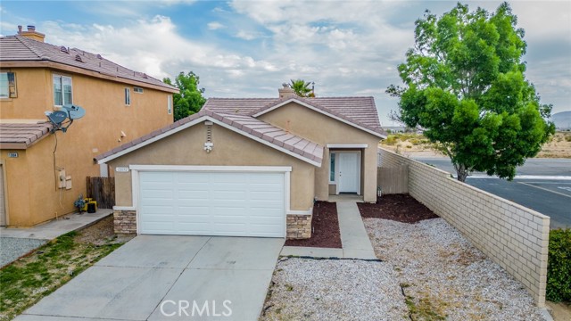 Detail Gallery Image 1 of 41 For 13892 Summer Wind St, Victorville,  CA 92394 - 3 Beds | 2 Baths