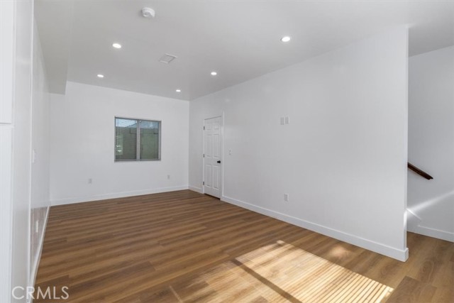 Detail Gallery Image 37 of 69 For 6616 Denver Ave, Los Angeles,  CA 90044 - 6 Beds | 5/1 Baths