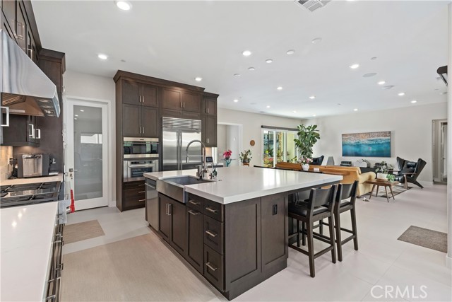 Detail Gallery Image 7 of 44 For 65 Bolide, Irvine,  CA 92618 - 5 Beds | 4/2 Baths