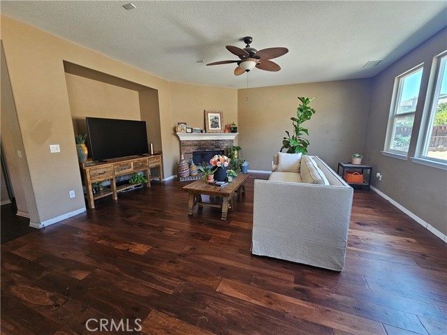 28475 Nautical Point Circle, Menifee CA: https://media.crmls.org/medias/65bfb522-7200-44fc-8264-7974dab52bab.jpg
