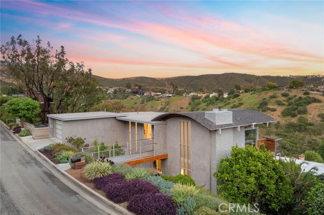 1385 Terrace Way, Laguna Beach CA: https://media.crmls.org/medias/65c00444-86af-4761-87dc-c423e5b0dee6.jpg