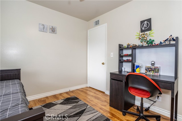 Detail Gallery Image 14 of 28 For 7301 Nita Ave, Canoga Park,  CA 91303 - 3 Beds | 2 Baths