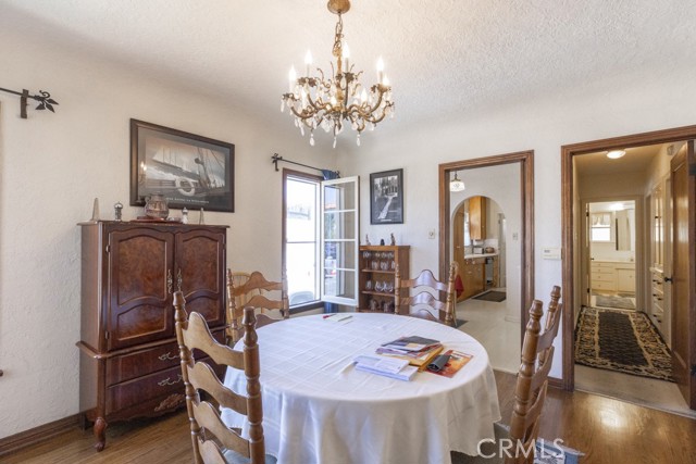 132 St Joseph Avenue, Long Beach CA: https://media.crmls.org/medias/65c06019-c2ad-45a1-b132-cb8ae430763c.jpg
