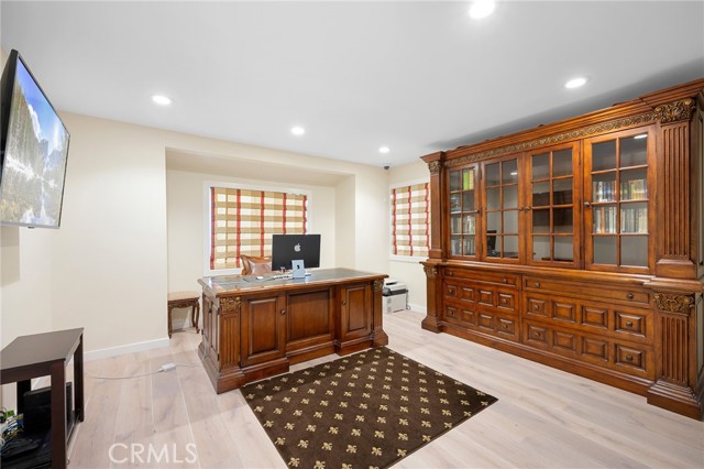 Detail Gallery Image 34 of 50 For 3331 Oakmont View Dr, Glendale,  CA 91208 - 5 Beds | 4/1 Baths