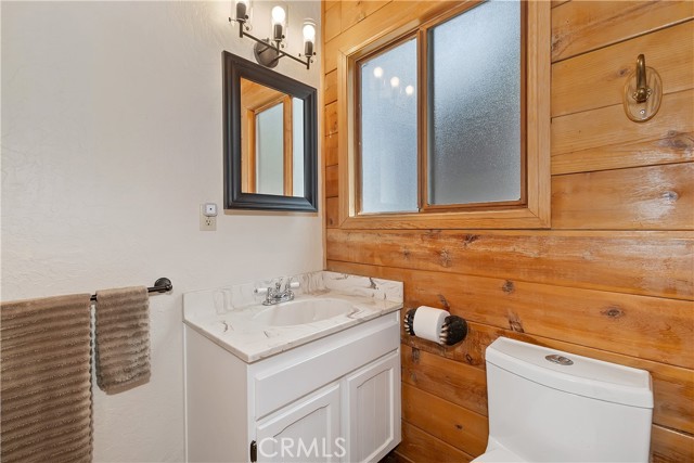 Detail Gallery Image 22 of 49 For 27026 Overlook Ln, Lake Arrowhead,  CA 92352 - 2 Beds | 1/1 Baths