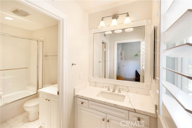 Detail Gallery Image 24 of 41 For 19 Palazzo, Newport Beach,  CA 92660 - 5 Beds | 4/1 Baths