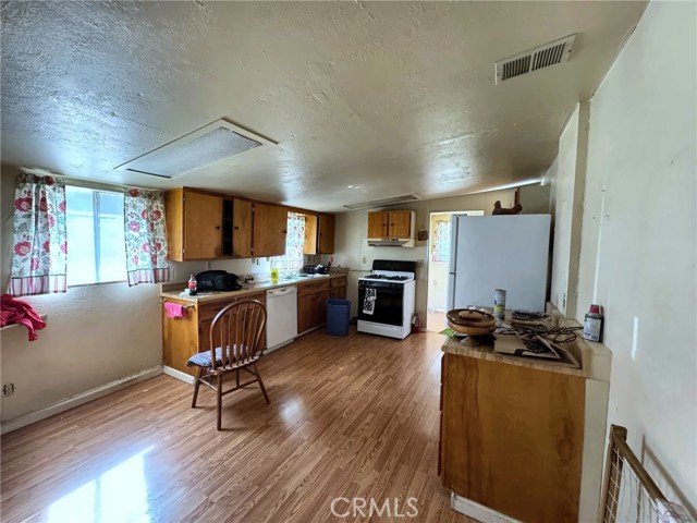 Detail Gallery Image 14 of 15 For 355 Califorina St, Maricopa,  CA 93252 - 4 Beds | 2 Baths