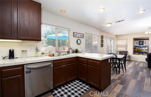 Detail Gallery Image 8 of 36 For 1065 Sycamore Ln, San Jacinto,  CA 92582 - 6 Beds | 3 Baths