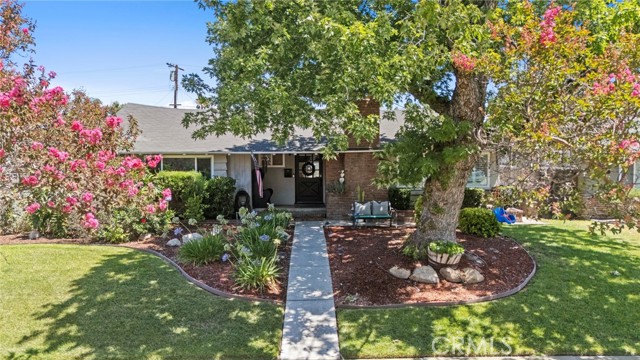 289 E Mckinley Avenue, Pomona CA: https://media.crmls.org/medias/65c1bb6c-4d2a-447b-a8ef-76388361a114.jpg