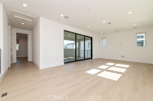 Detail Gallery Image 21 of 36 For 228 Stage, Irvine,  CA 92618 - 5 Beds | 5 Baths