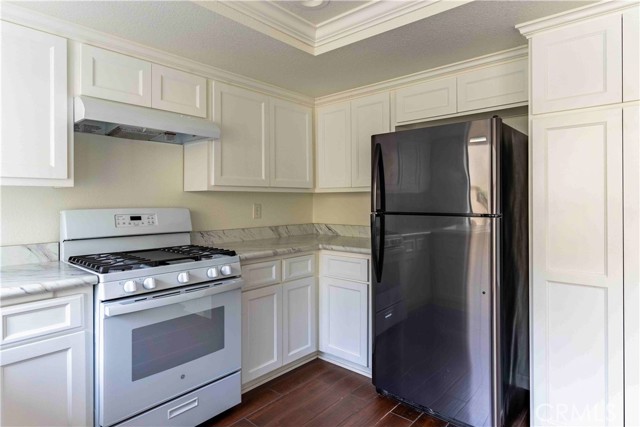 Detail Gallery Image 9 of 25 For 811 S San Carlos Ct, San Dimas,  CA 91773 - 2 Beds | 2/1 Baths