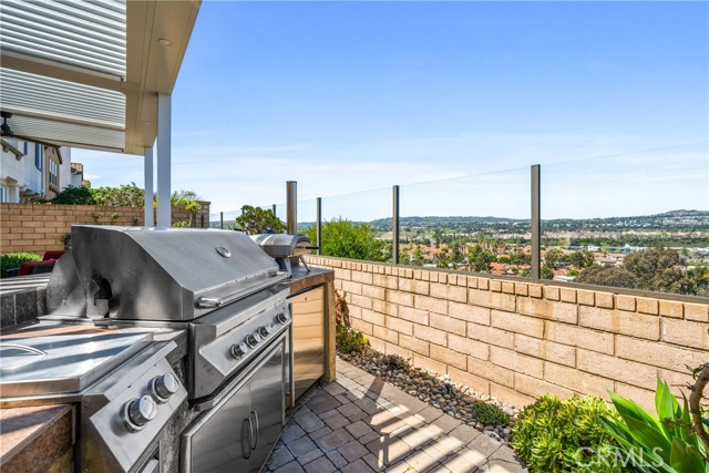 7 Bradford Court, Laguna Niguel CA: https://media.crmls.org/medias/65c5bb41-34b9-4ddf-a37d-9a26bcc8566e.jpg