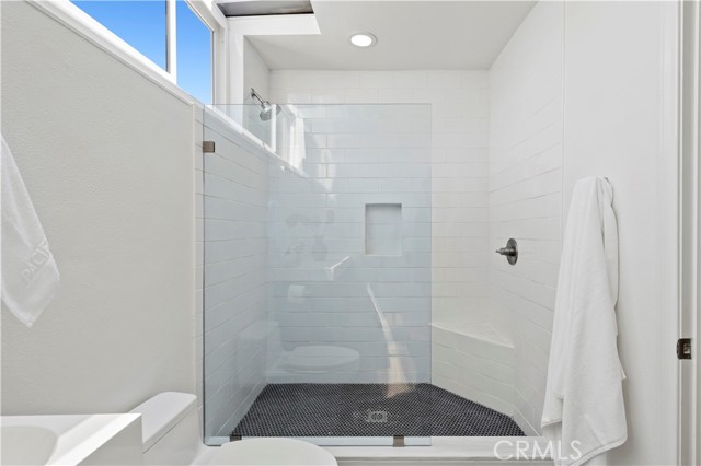 Detail Gallery Image 10 of 20 For 708 Iris Ave a,  Corona Del Mar,  CA 92625 - 3 Beds | 3 Baths