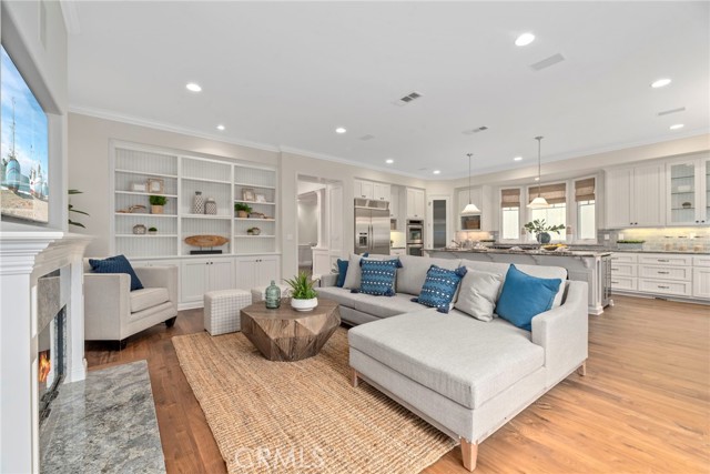 652 26th Street, Manhattan Beach, California 90266, 5 Bedrooms Bedrooms, ,2 BathroomsBathrooms,Residential,Sold,26th,SB21213872