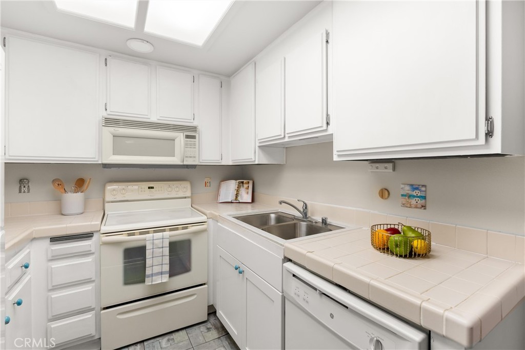 MLS #OC25199741 image #8