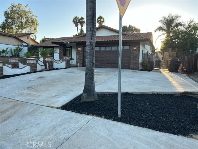 8138 Camelot Road, Riverside CA: https://media.crmls.org/medias/65c7d0c9-044c-4246-931e-accc9de5ff47.jpg