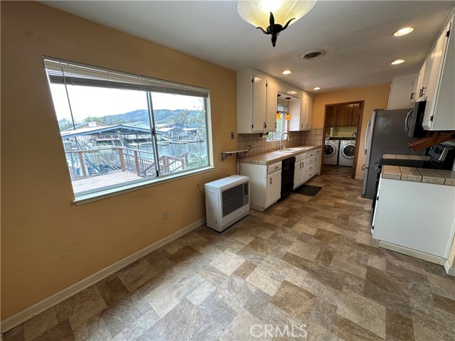 Detail Gallery Image 7 of 16 For 13292 Surf Ln, Clearlake Oaks,  CA 95423 - 2 Beds | 2/1 Baths
