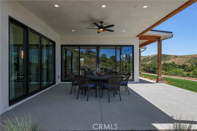 Detail Gallery Image 11 of 63 For 38721 Calle De Toros, Temecula,  CA 92592 - 5 Beds | 4 Baths