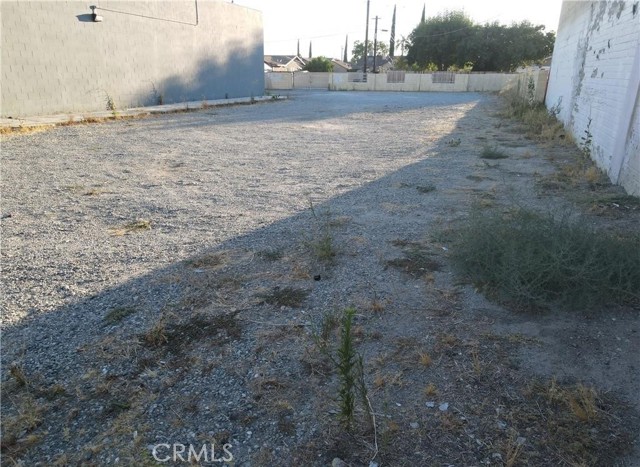 8830 Sierra Avenue, Fontana CA: https://media.crmls.org/medias/65ca0cd5-1e34-403e-b90c-e11d2a8db421.jpg