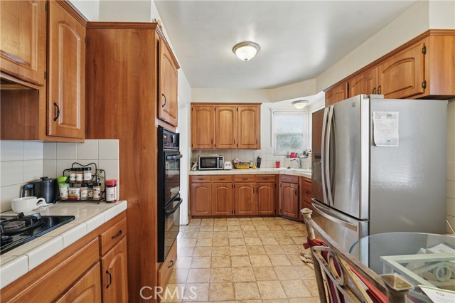 Detail Gallery Image 8 of 30 For 2031 W 94th St, Los Angeles,  CA 90047 - 2 Beds | 1 Baths