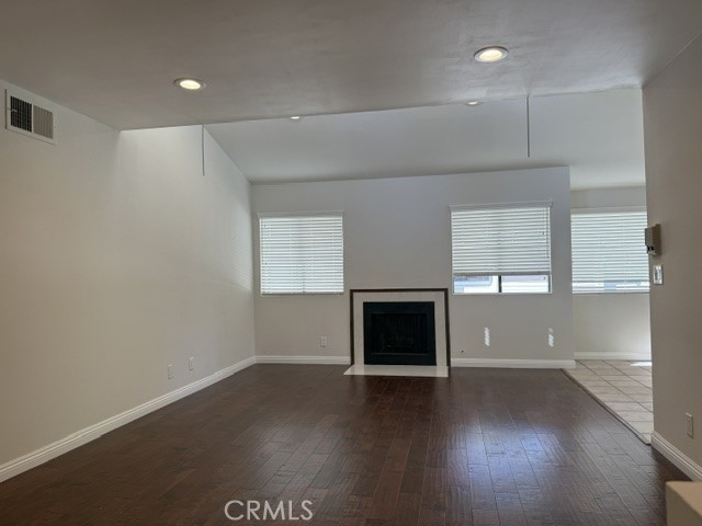 22135 Burbank photo 6