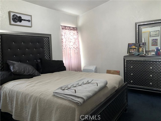 4901 Green River Road, Corona CA: https://media.crmls.org/medias/65cb63bf-adc6-46a7-9601-c360b55658d5.jpg
