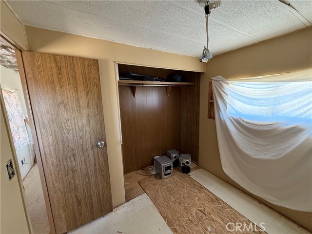 60588 Herdmans Road, Landers CA: https://media.crmls.org/medias/65cb9320-0ab6-49ce-9317-59da1230c46b.jpg