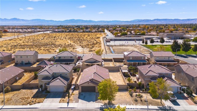 1810 E Jenner Street, Lancaster CA: https://media.crmls.org/medias/65cd4a7c-b7e8-4957-bc63-1a9a6bf25aac.jpg