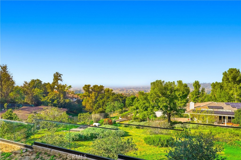 https://media.crmls.org/medias/65cdba53-e6e2-4bb3-b276-c0d1c347b092.jpg?preset=X-Large