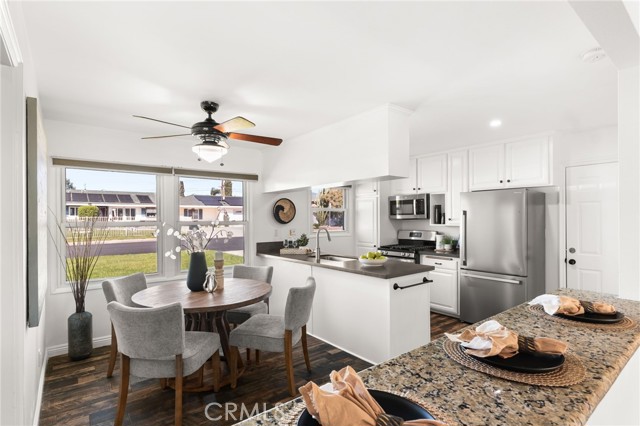 Detail Gallery Image 5 of 44 For 6661 Yucca Ave, Rialto,  CA 92376 - 3 Beds | 2 Baths