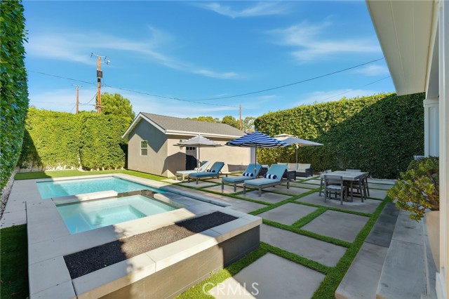 Detail Gallery Image 32 of 57 For 2311 W Clark Ave, Burbank,  CA 91506 - 4 Beds | 4/1 Baths