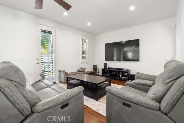 Detail Gallery Image 18 of 37 For 26910 Mirasol St, Valencia,  CA 91355 - 5 Beds | 5 Baths