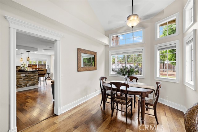 21111 Briarwood Lane, Rancho Santa Margarita CA: https://media.crmls.org/medias/65d105e0-9e9d-4c36-a962-58ac12a4017f.jpg