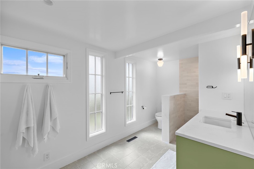 65d1bd9d 4327 4337 8b28 Bd4dc3b9d720