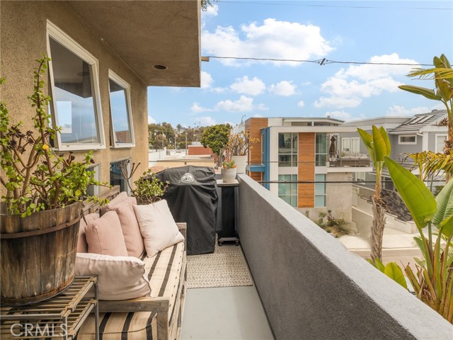 1301 Cypress Avenue, Hermosa Beach, California 90254, 2 Bedrooms Bedrooms, ,3 BathroomsBathrooms,Residential,Sold,Cypress,PV22153889