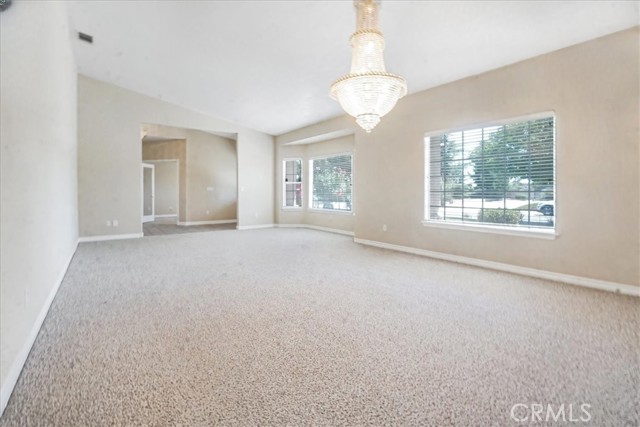 6940 Oak Vista Lane, Oak Hills CA: https://media.crmls.org/medias/65d24264-6999-4413-9874-12033eaed636.jpg