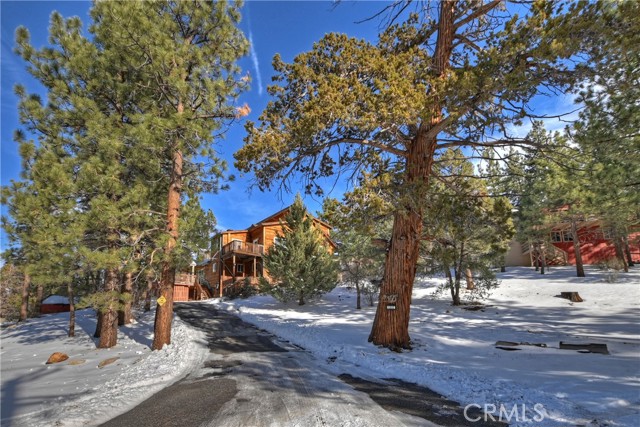 Detail Gallery Image 4 of 48 For 1300 Malabar Way, Big Bear City,  CA 92314 - 7 Beds | 6/1 Baths