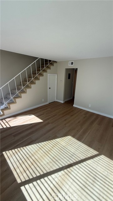 Detail Gallery Image 6 of 34 For 2445 Elden, Costa Mesa,  CA 92627 - 2 Beds | 1/1 Baths