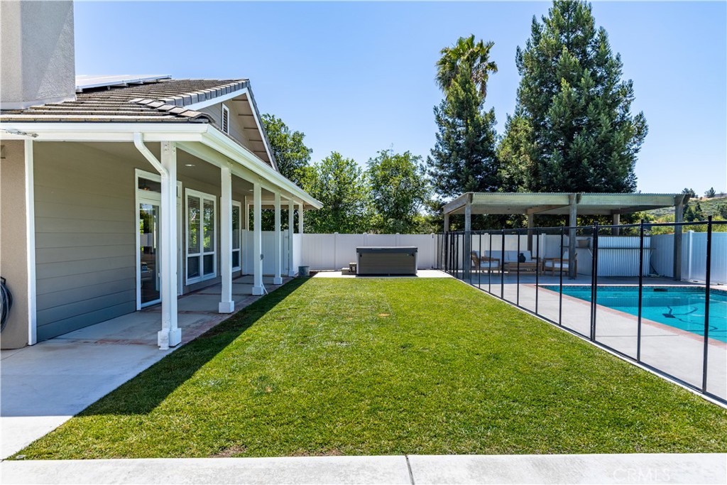 1307 Crown Way