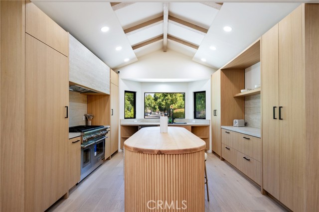 4 Bed Home for Sale in Sherman Oaks, California