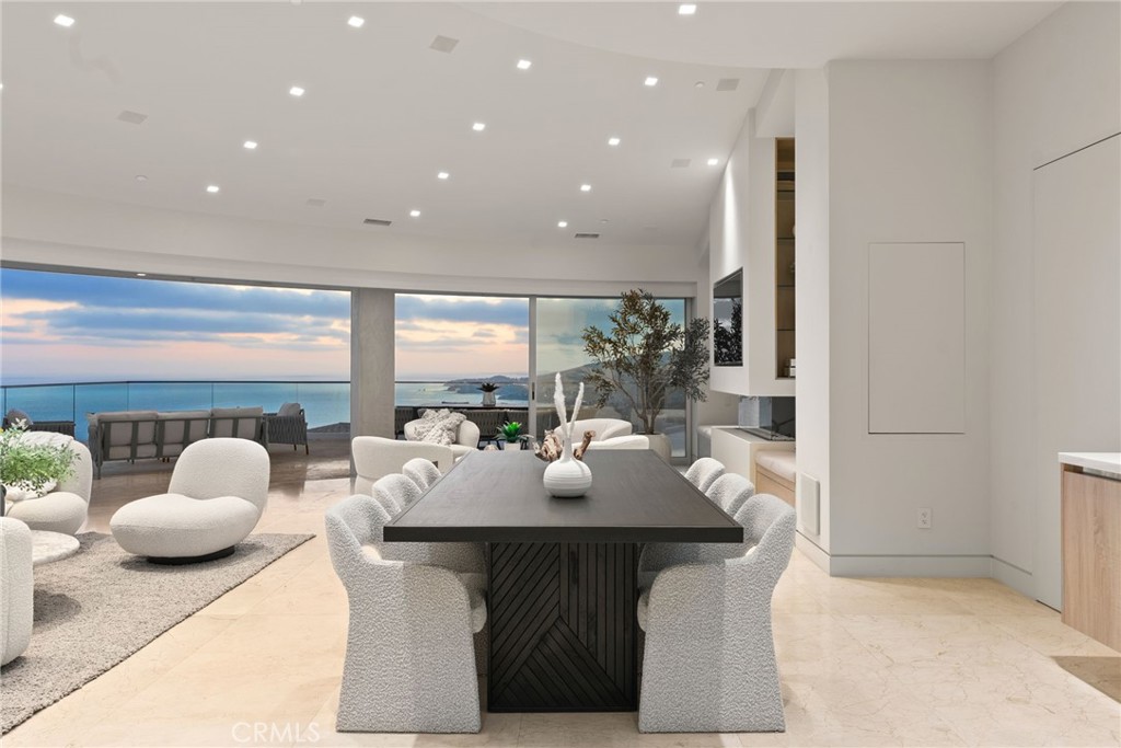 65d6d0ab 5f5c 43a5 9505 E734d1a42615