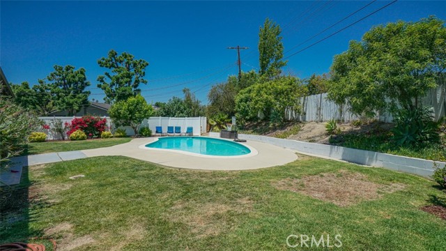 23853 Hatteras Street, Woodland Hills CA: https://media.crmls.org/medias/65d6db44-d75e-4da1-b47b-2c5c01c90347.jpg