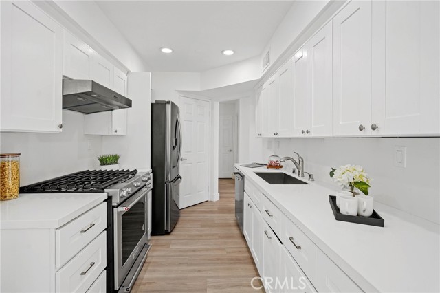 Detail Gallery Image 6 of 17 For 12000 Goshen Ave #106,  Los Angeles,  CA 90049 - 4 Beds | 3/1 Baths