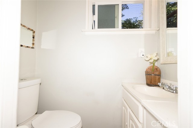 Detail Gallery Image 19 of 41 For 17451 Bromley Ave, Lake Elsinore,  CA 92530 - 3 Beds | 2/1 Baths