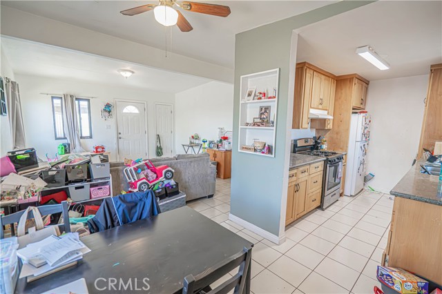 Detail Gallery Image 7 of 18 For 835 E Avenue Q, Palmdale,  CA 93550 - 2 Beds | 2 Baths