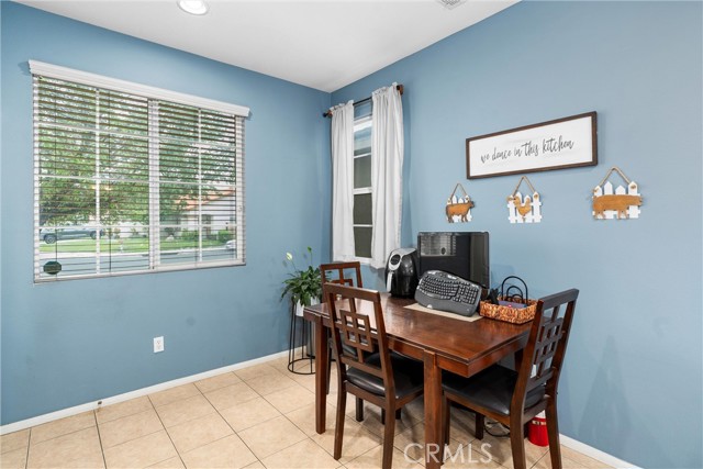 809 Early Dawn Way, San Jacinto CA: https://media.crmls.org/medias/65d8776c-1982-45f3-9629-d28e1786201e.jpg